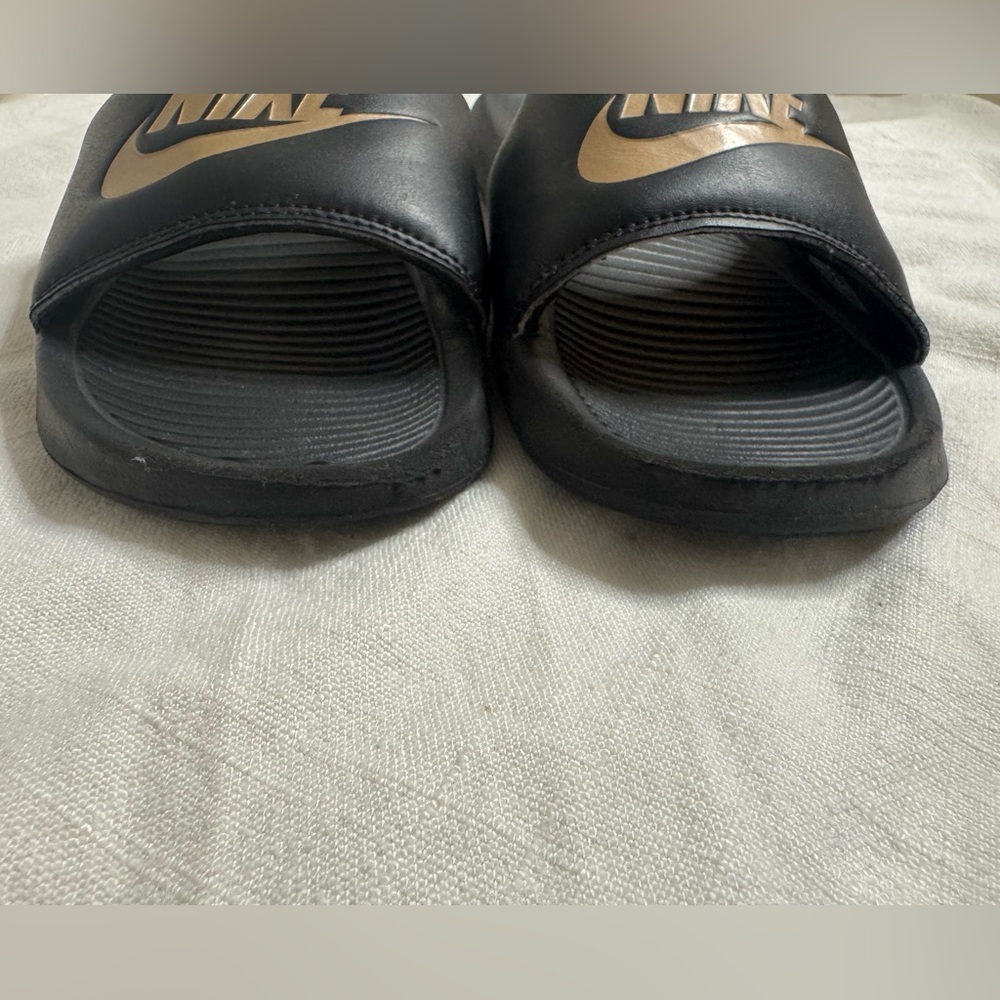 Nike Slides - Picture 2 of 5